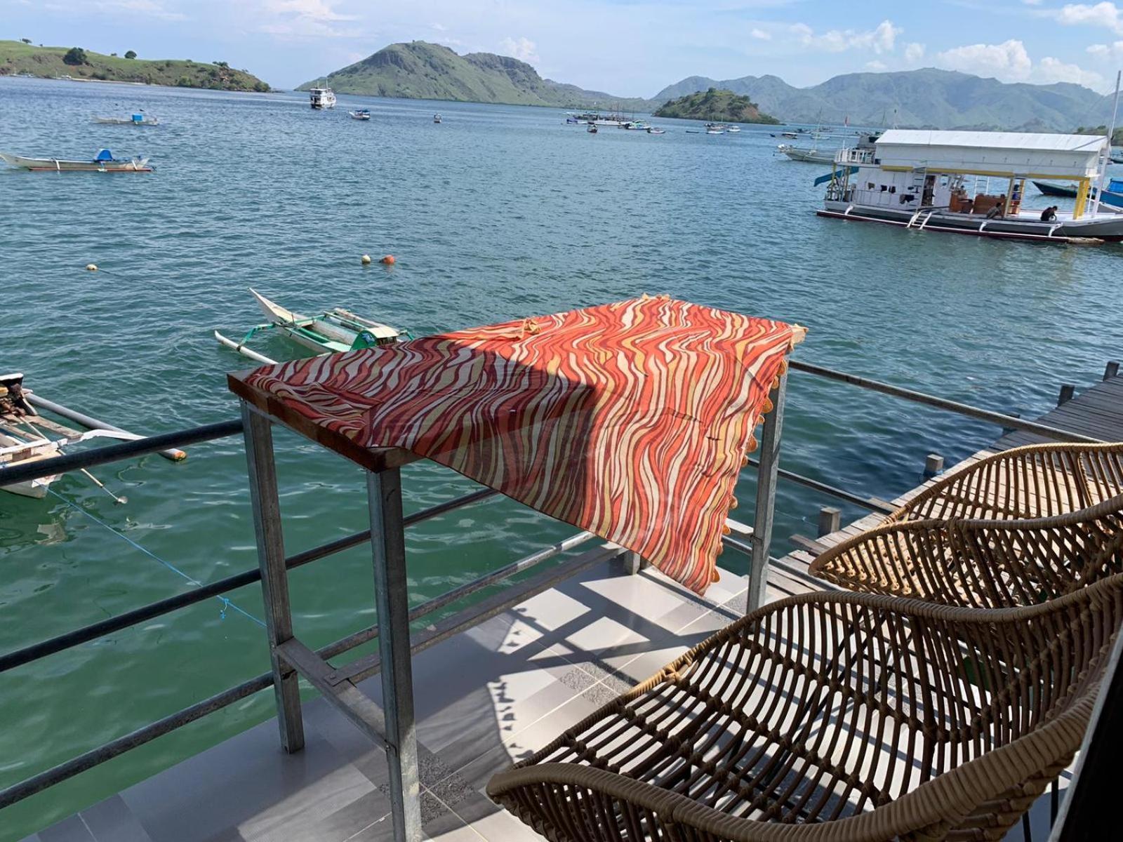 Ora Komodo Home Stay エクステリア 写真